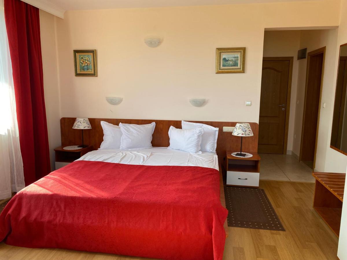 Guest House Golden Flake 4Km From Bolata Beach Bŭlgarevo Exterior foto