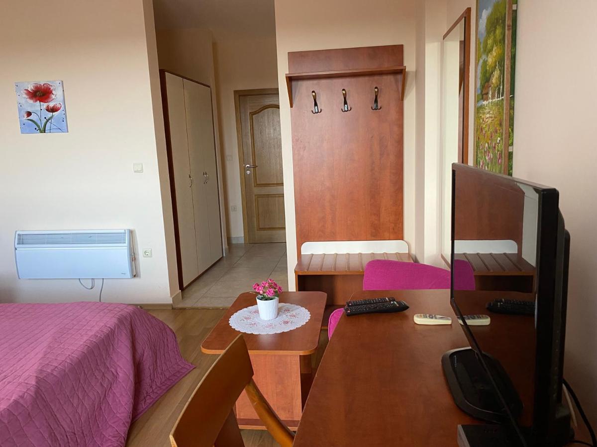 Guest House Golden Flake 4Km From Bolata Beach Bŭlgarevo Exterior foto