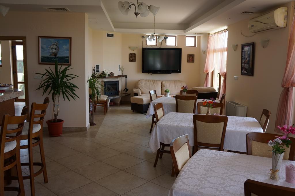 Guest House Golden Flake 4Km From Bolata Beach Bŭlgarevo Exterior foto