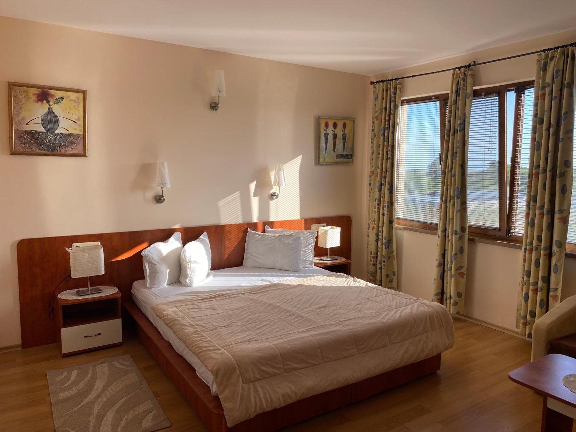 Guest House Golden Flake 4Km From Bolata Beach Bŭlgarevo Exterior foto